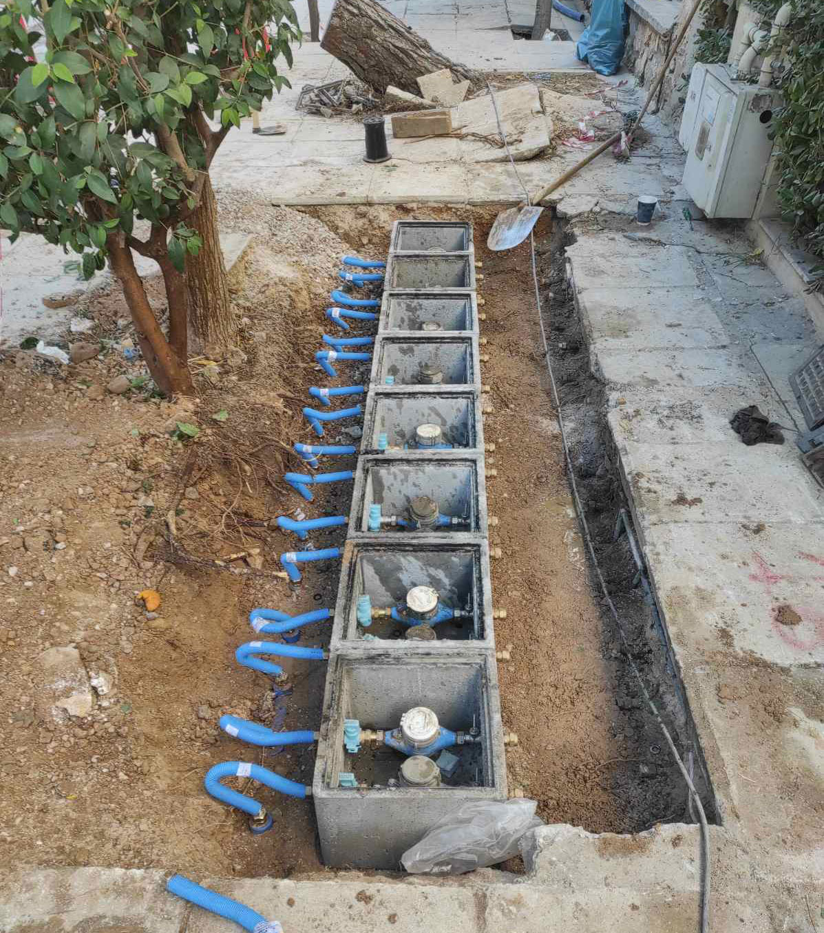 Iστορίες τρέλας στο δίκτυο της ΕΥΔΑΠ: Βάζουν οπτικές ίνες και κόβουν το νερό-2