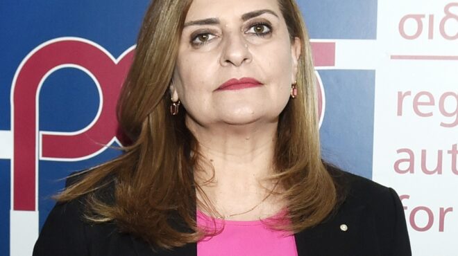 ευαγγελία-λιακούλη-κάγκελα-563525503