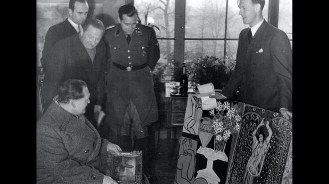 απέναντι-σε-έναν-ναζί-κλέφτη-έργων-τέχ-563516911