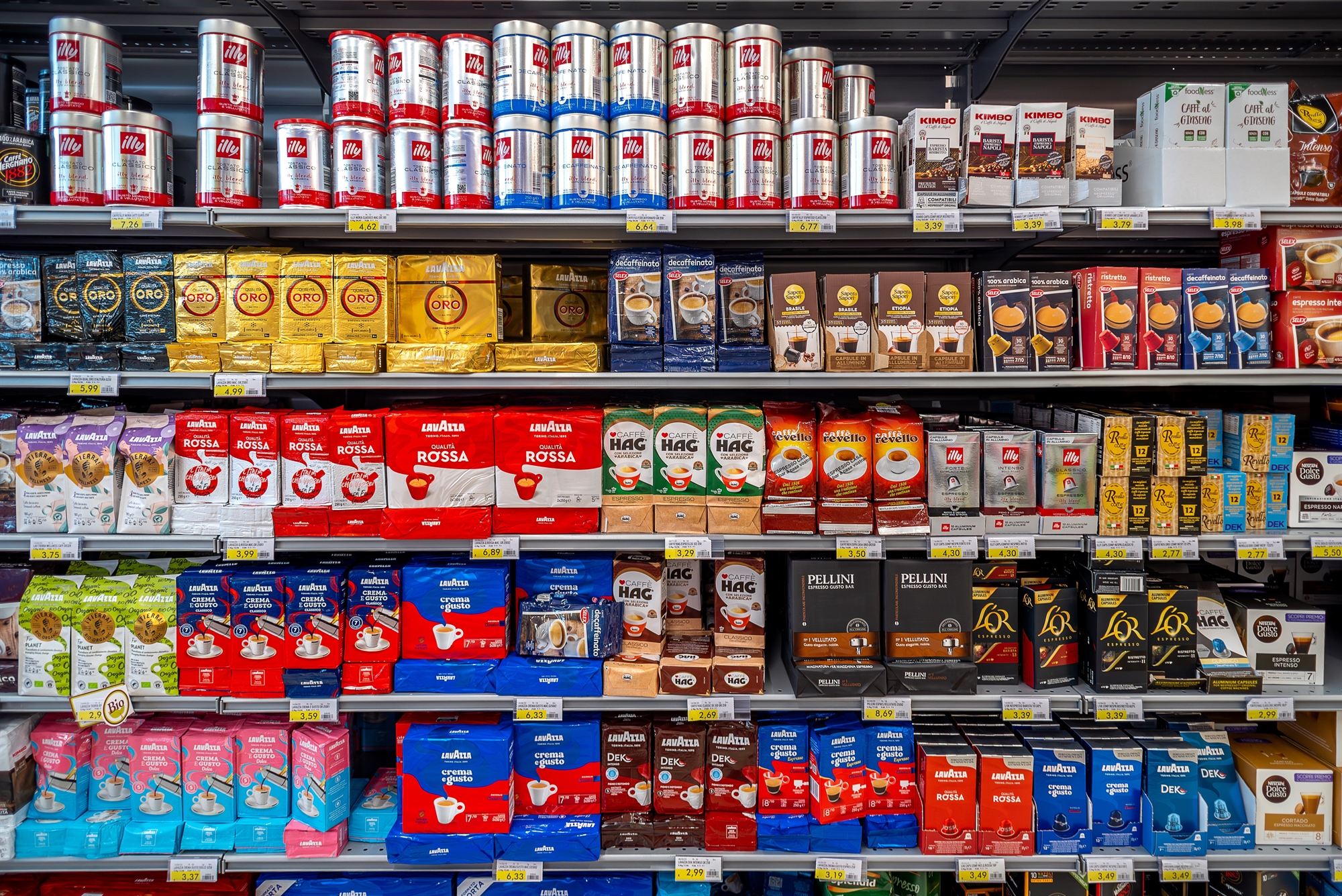 Στοκάρουν καφέ ενόψει των μεγάλων ανατιμήσεων-1