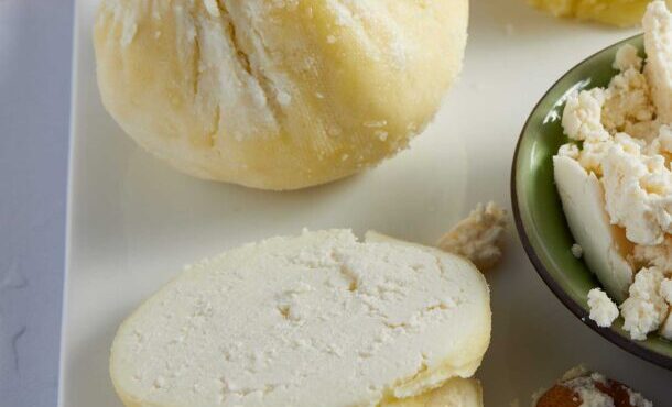 σπιτικό-τυρί-χωρίς-πυτιά-μόνο-με-λεμόν-563506423