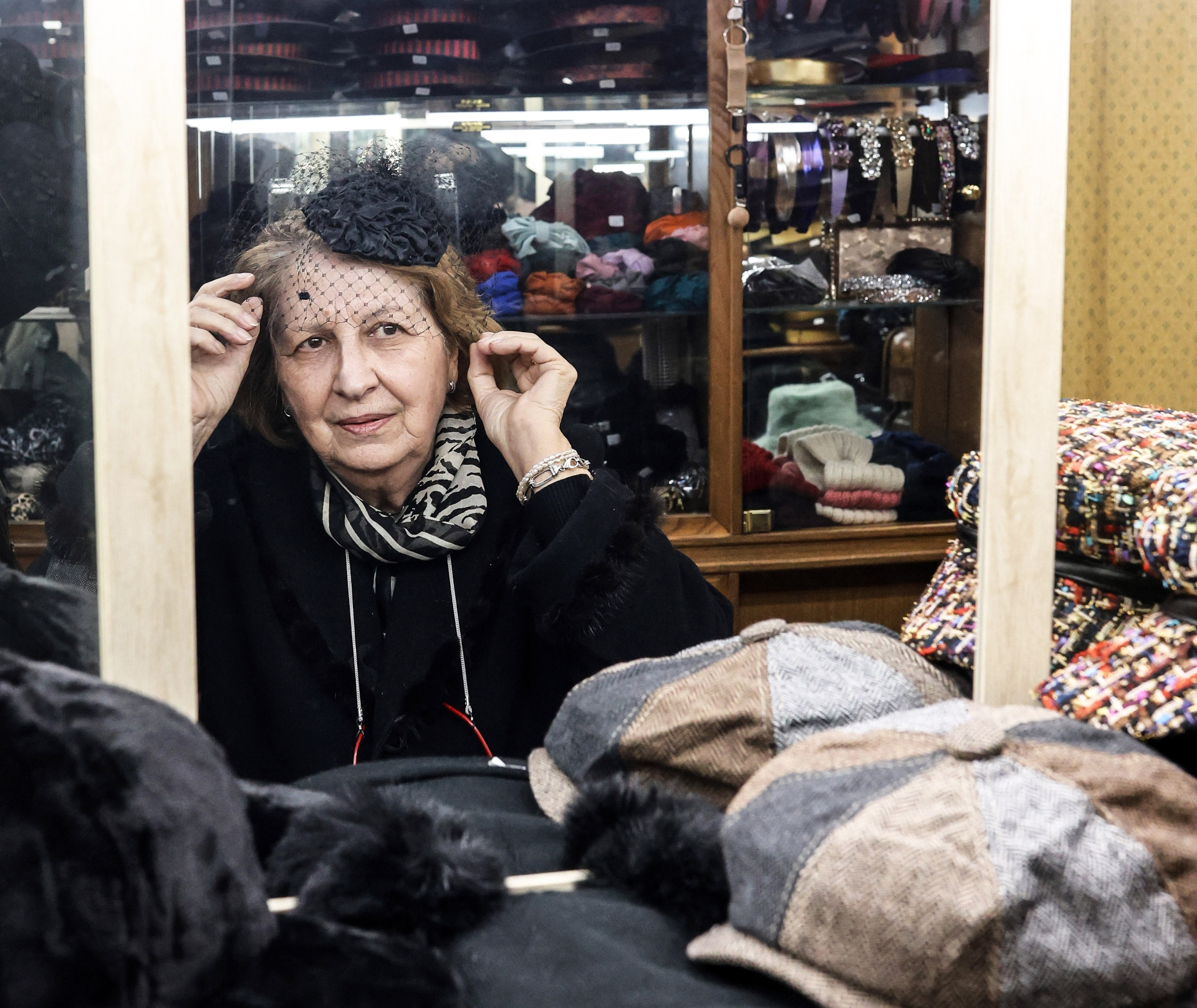 Στοά Ορφανίδου: Ενας μικρός ναός των μπλου τζιν και των συλλεκτών-6