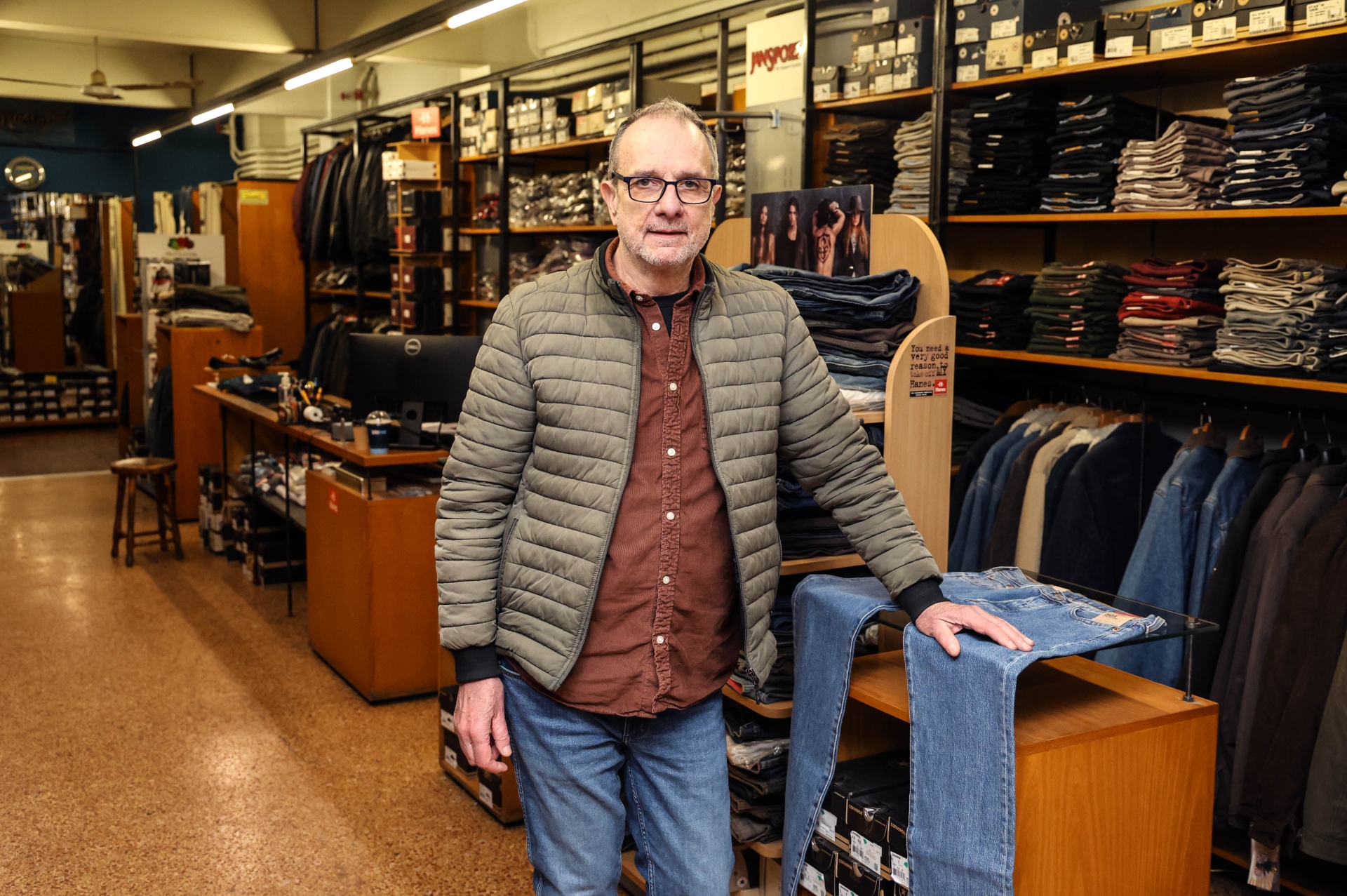 Στοά Ορφανίδου: Ενας μικρός ναός των μπλου τζιν και των συλλεκτών-3