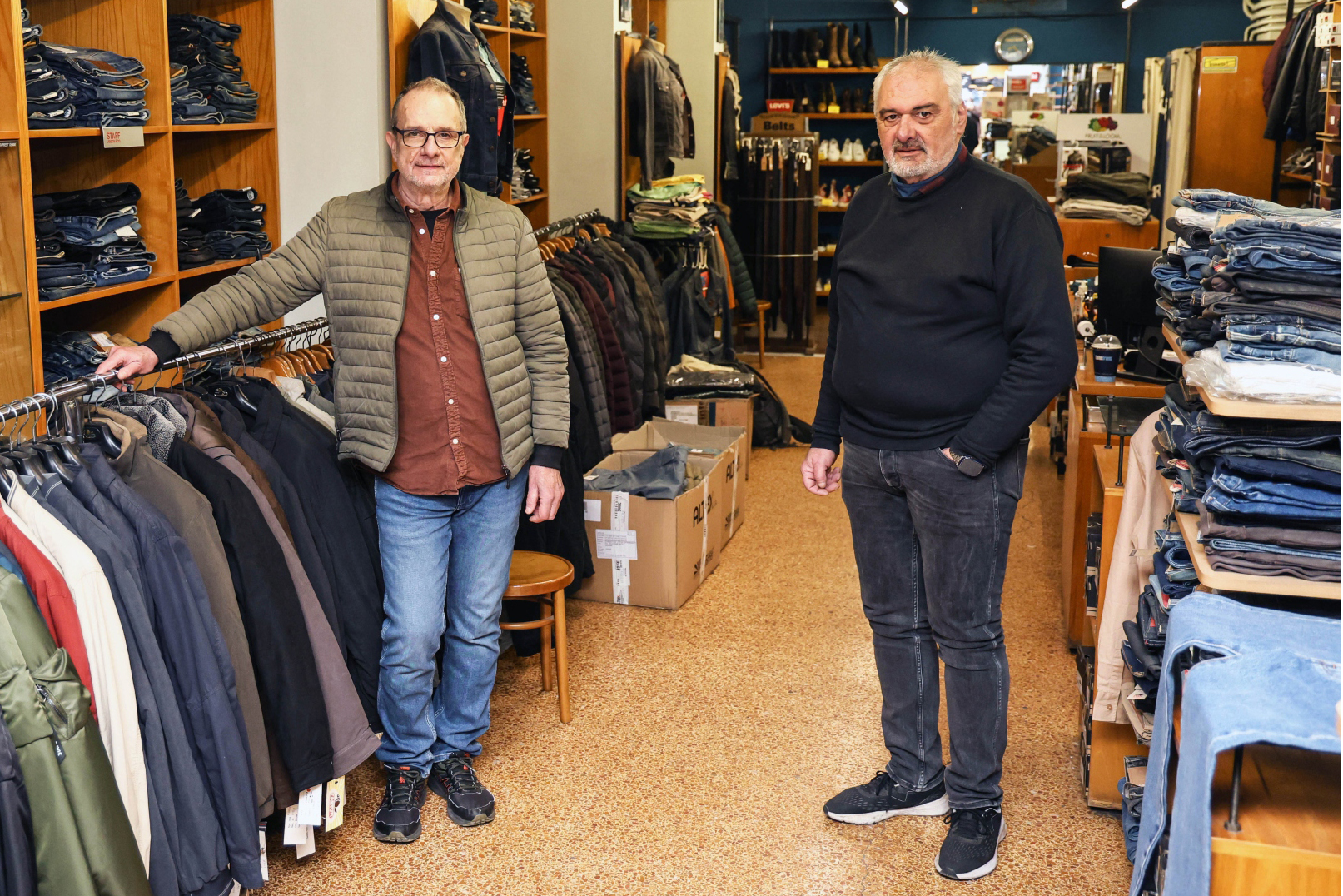 Στοά Ορφανίδου: Ενας μικρός ναός των μπλου τζιν και των συλλεκτών-5