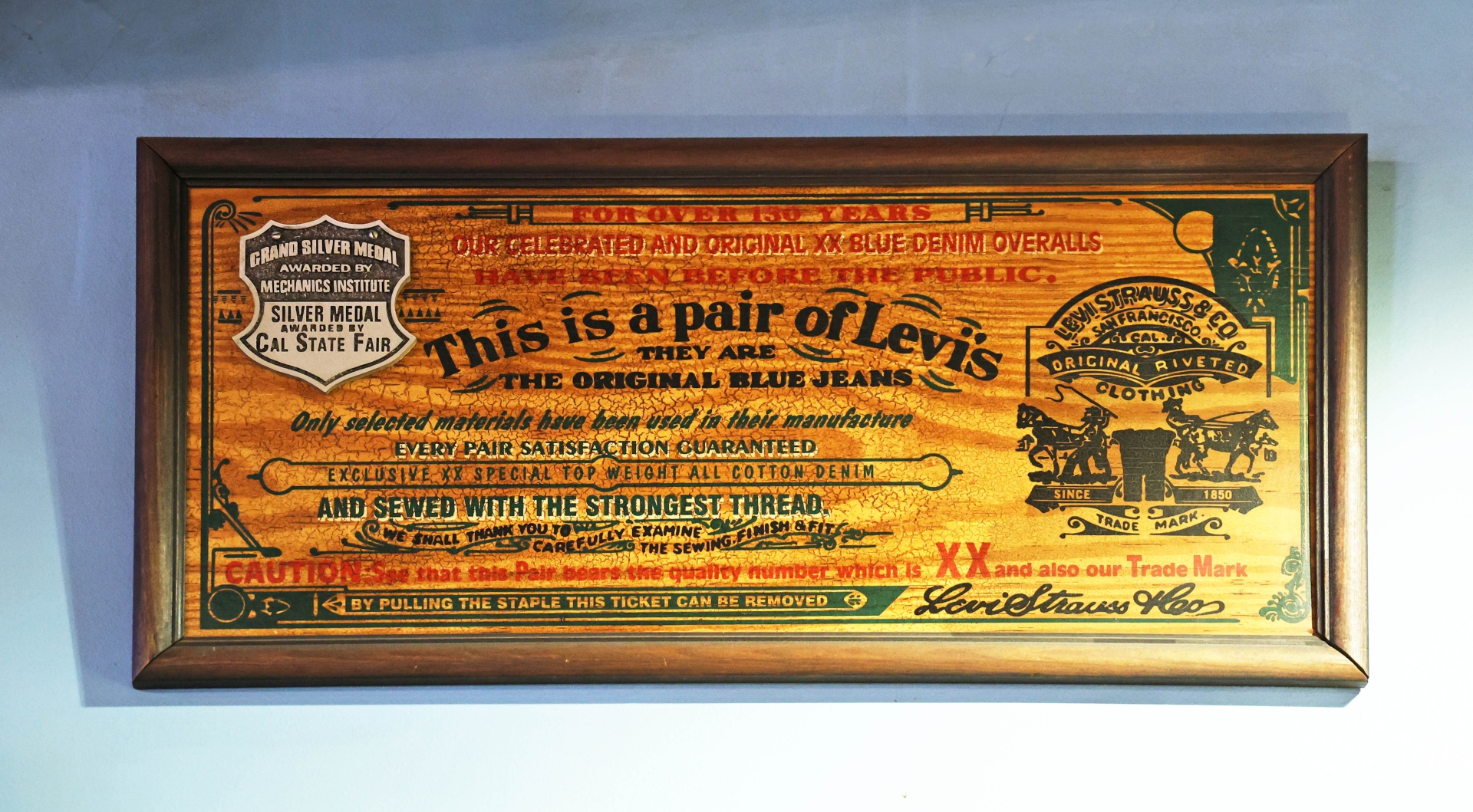 Στοά Ορφανίδου: Ενας μικρός ναός των μπλου τζιν και των συλλεκτών-4