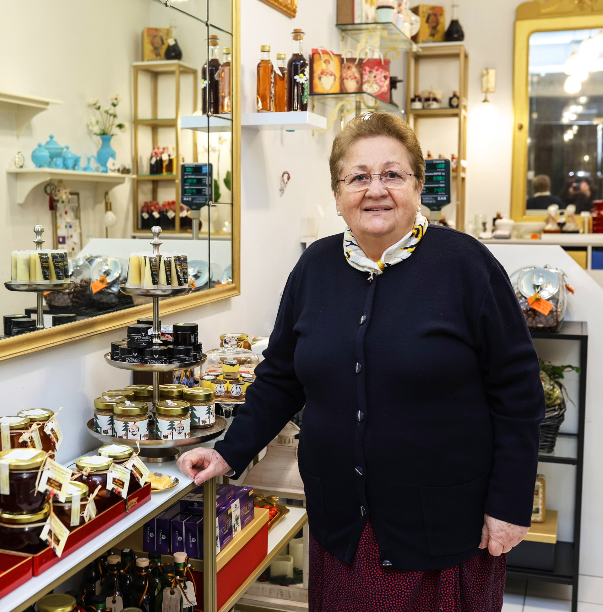 Στοά Ορφανίδου: Ενας μικρός ναός των μπλου τζιν και των συλλεκτών-10