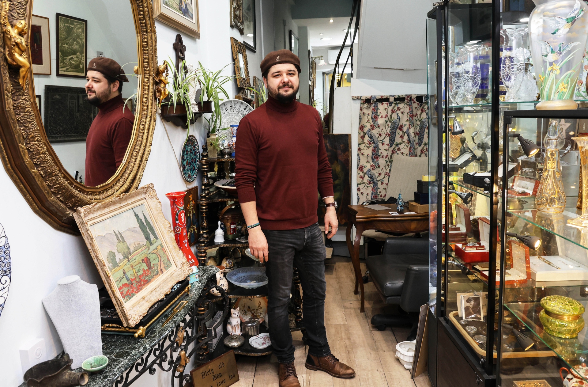 Στοά Ορφανίδου: Ενας μικρός ναός των μπλου τζιν και των συλλεκτών-15