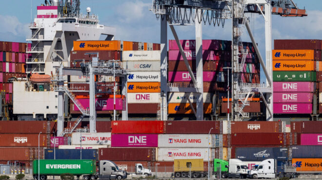 επιβράδυνση-της-ανάπτυξης-παγκοσμίω-563519833