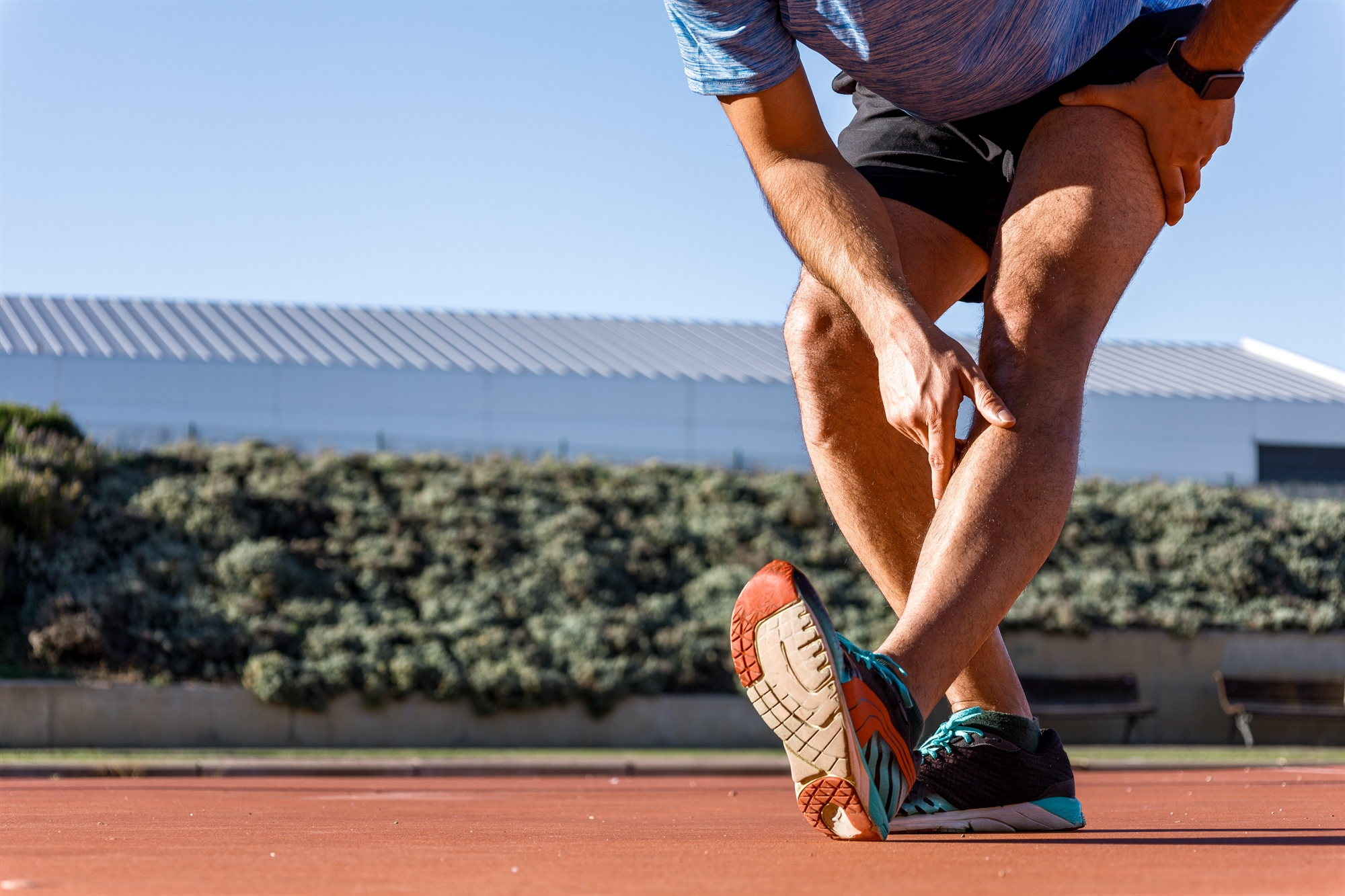3 διατάσεις για ανακούφιση από τον πόνο στα γόνατα-2