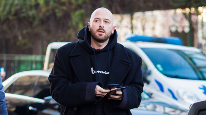 ενα-κακό-παιδί-της-μόδας-στο-τιμόνι-τ-563516830