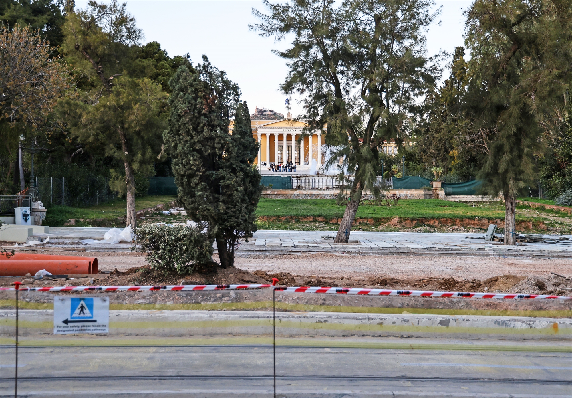Το καλοκαίρι «ανοίγει» η Βασιλίσσης Ολγας-4