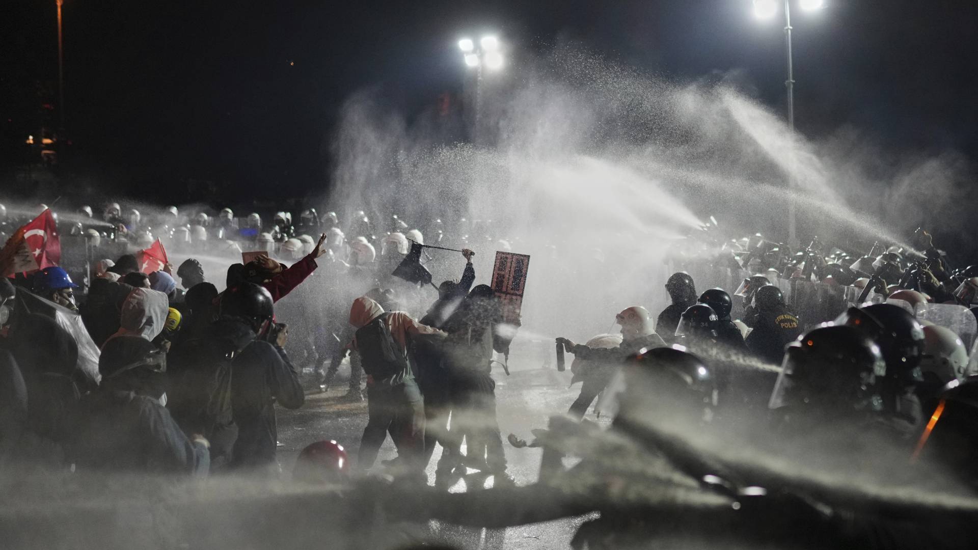 Τουρκία: «Ψήφος εμπιστοσύνης» από εκατομμύρια πολίτες στον φυλακισμένο Ιμάμογλου-2