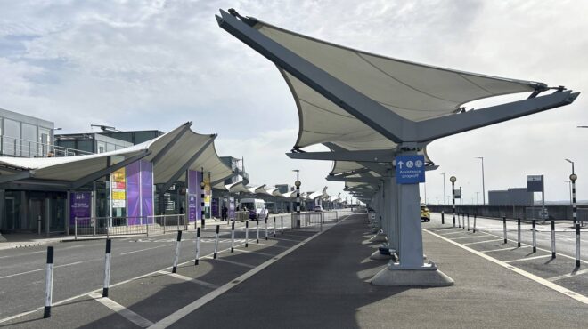 βρετανία-ερημο-το-αεροδρόμιο-χίθρο-563526661