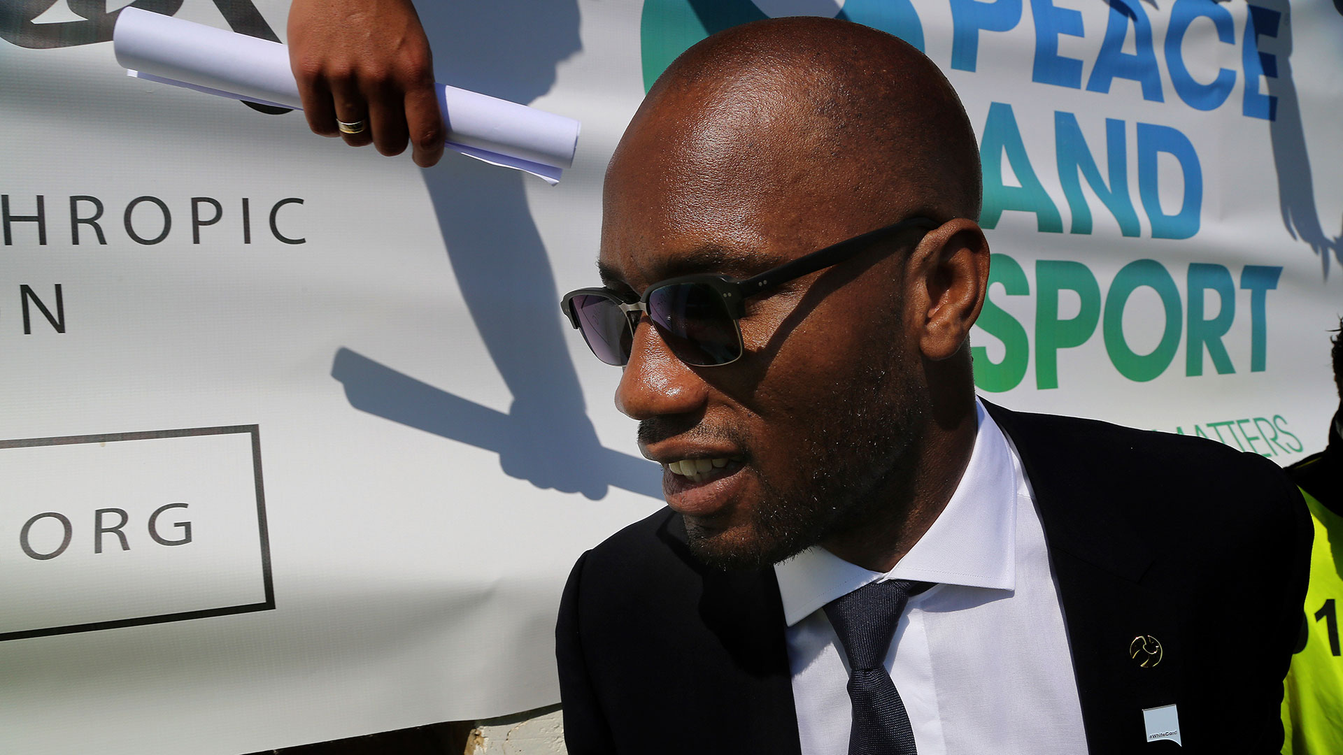 Εν ενέργεια ποδοσφαιριστές αγοράζουν ομάδες-2