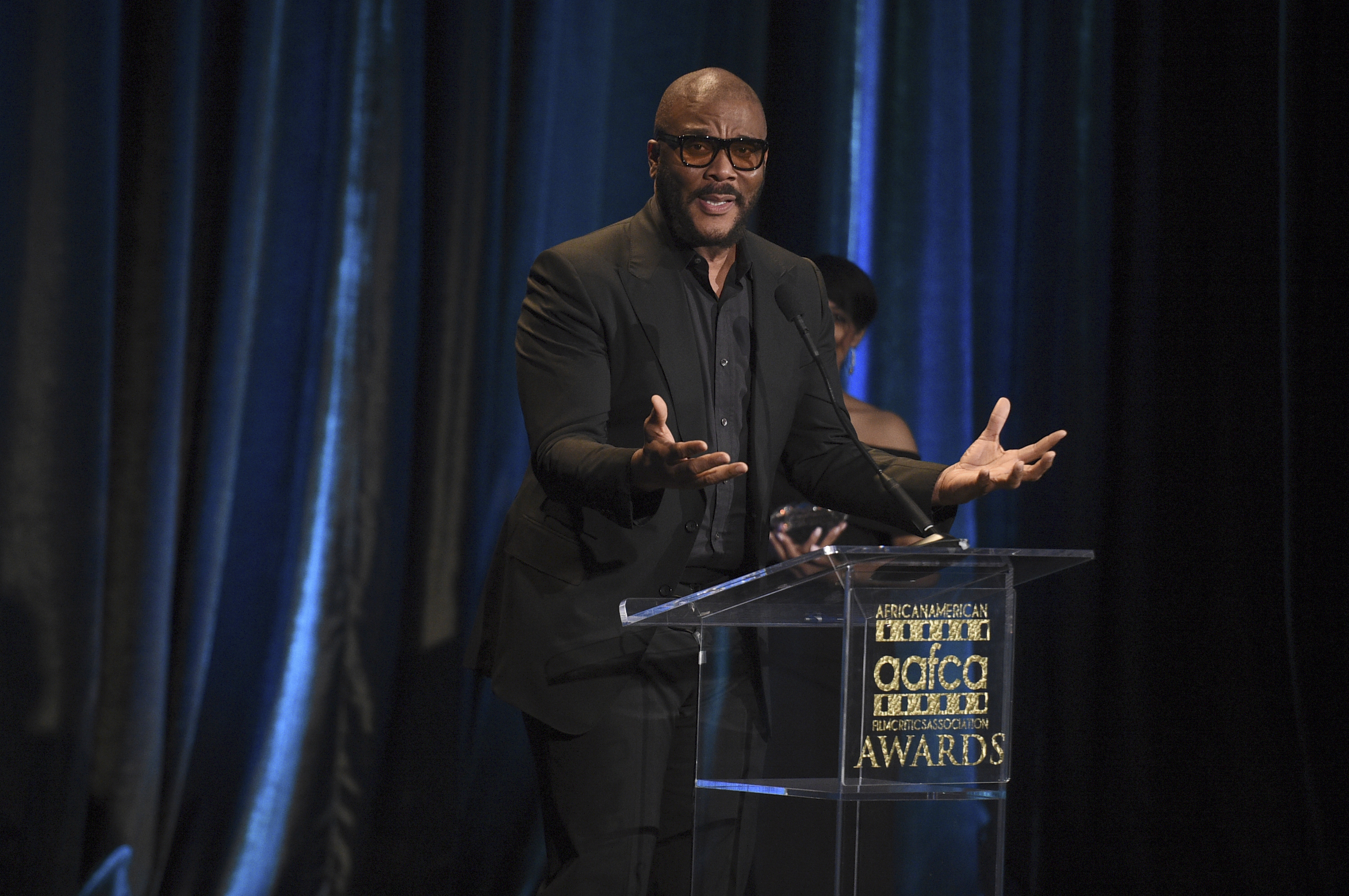 Οι Ρομπέν των… Χρεών: Από την Τέιλορ Σουίφτ στον Μάικλ Σιν-11