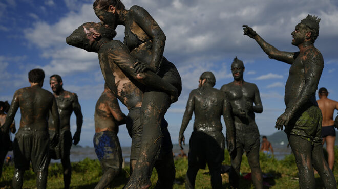 ερωτας-στις-λάσπες-563504623