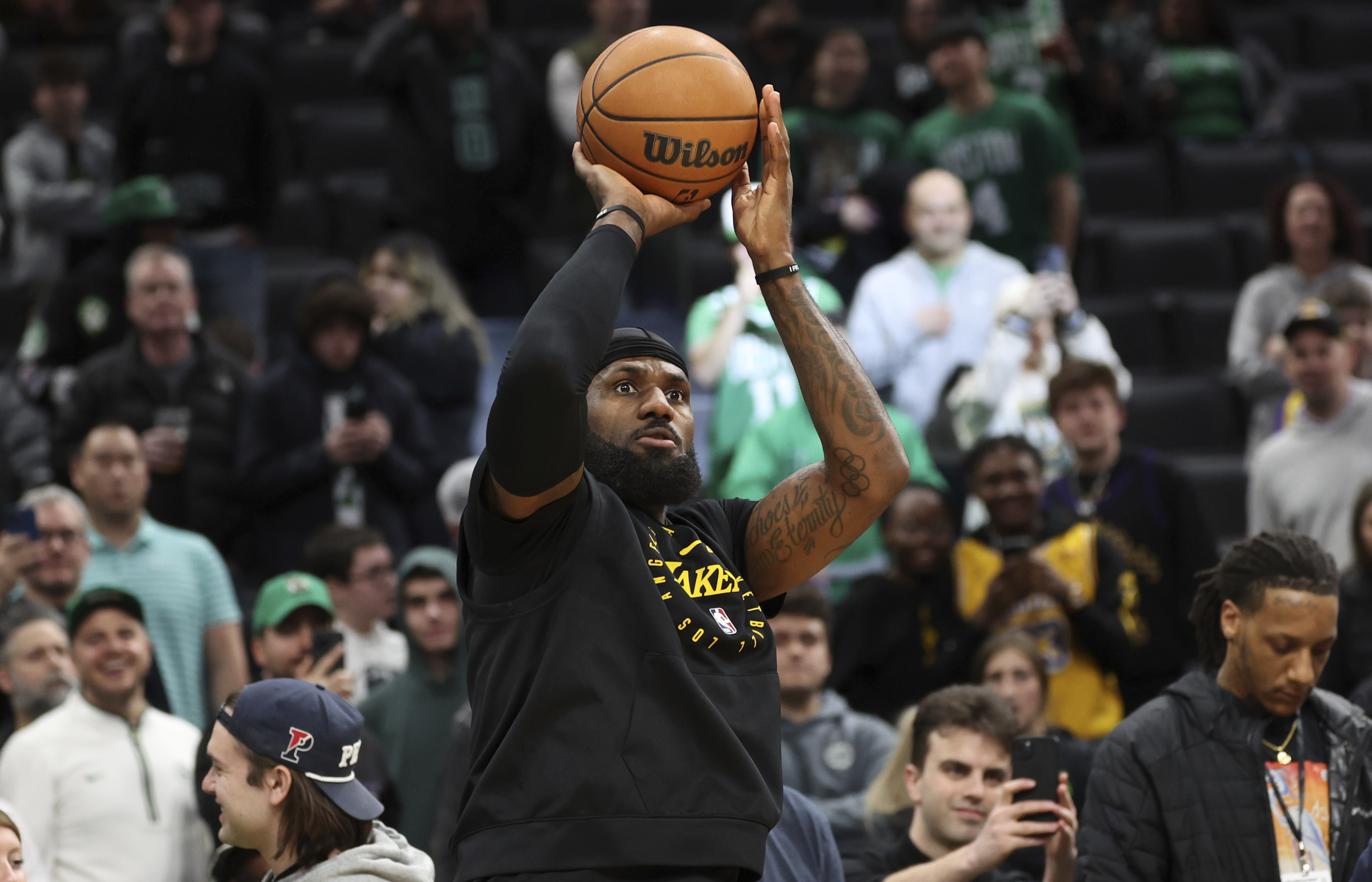 Οι Ρομπέν των… Χρεών: Από την Τέιλορ Σουίφτ στον Μάικλ Σιν-9