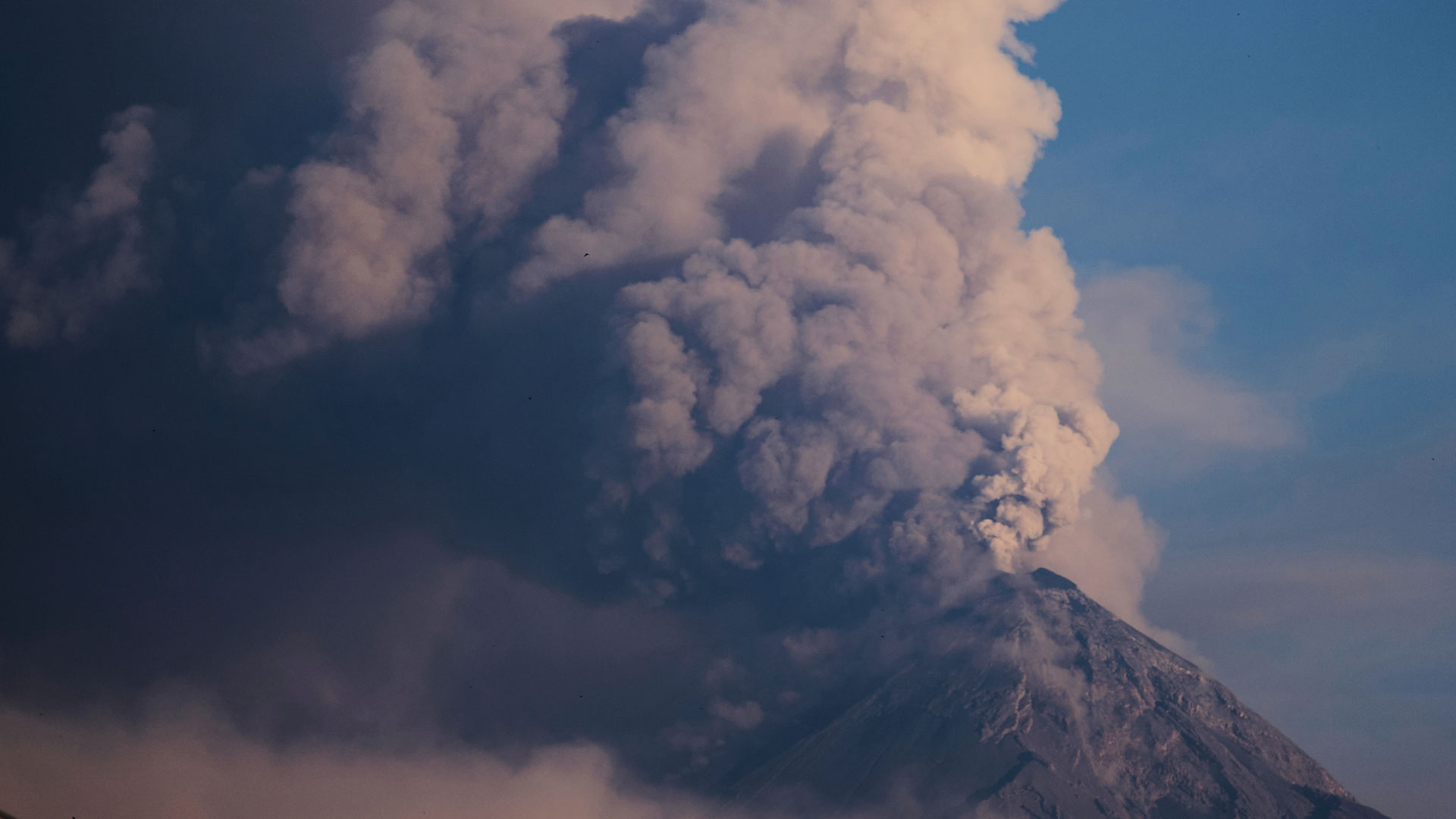 Γουατεμάλα: Εξερράγη το «Ηφαίστειο της Φωτιάς» – Εκκενώσεις και κλείσιμο σχολείων-1
