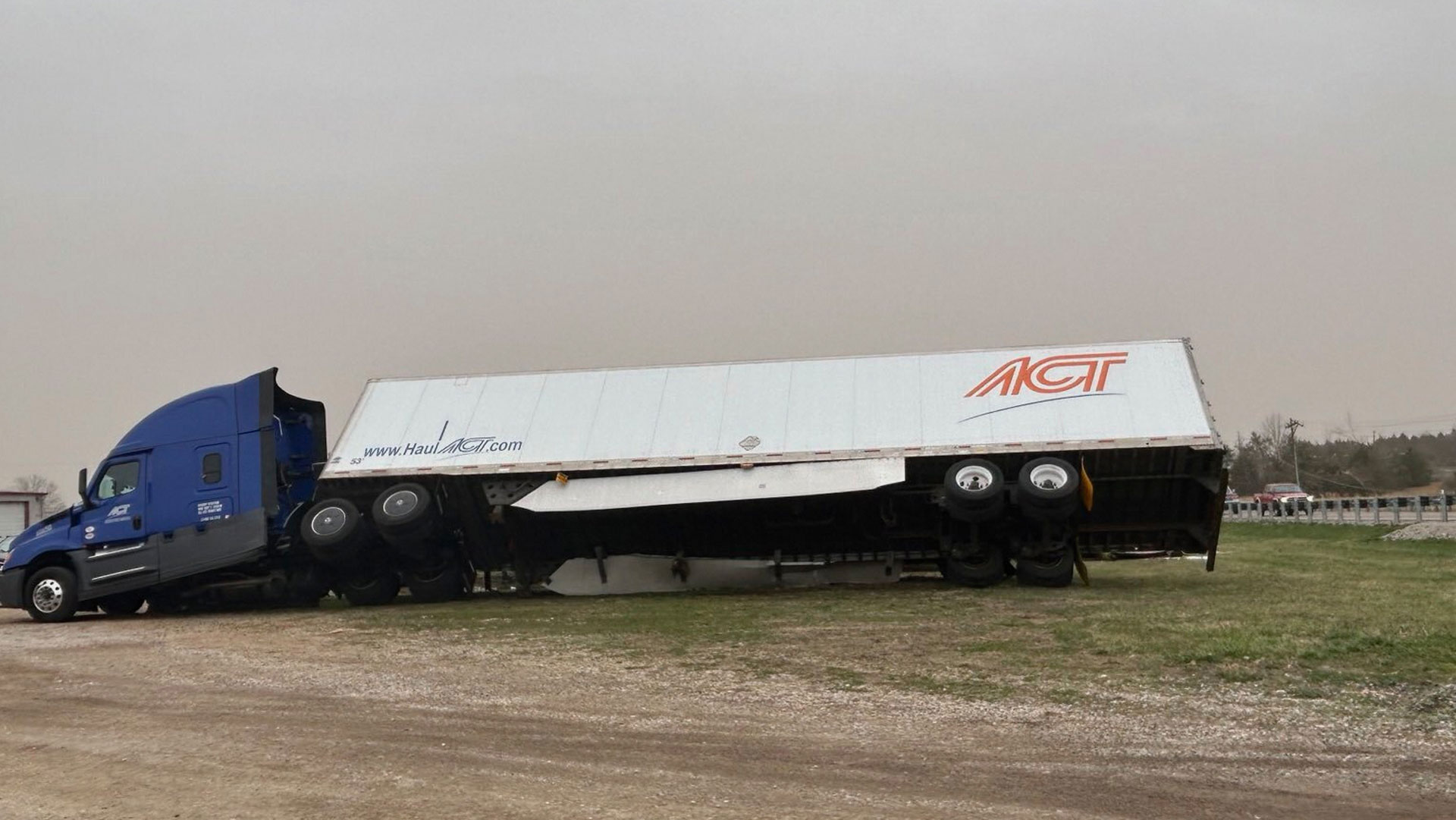 ΗΠΑ: Ανεμοστρόβιλοι πλήττουν τις κεντρικές και νότιες Πολιτείες – Τουλάχιστον 18 νεκροί-2