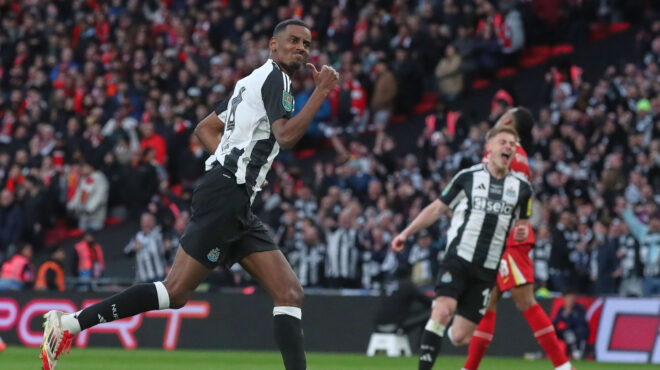 eντι-χάου-εφτασε-στη-νιούκαστλ-με-μία-α-563518909