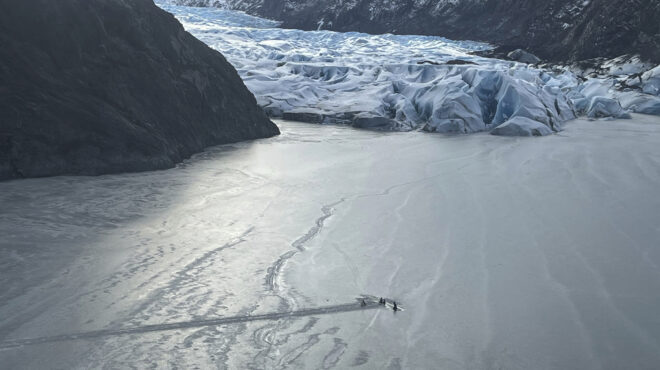 αλάσκα-επέζησαν-για-δώδεκα-ώρες-στους-563532145