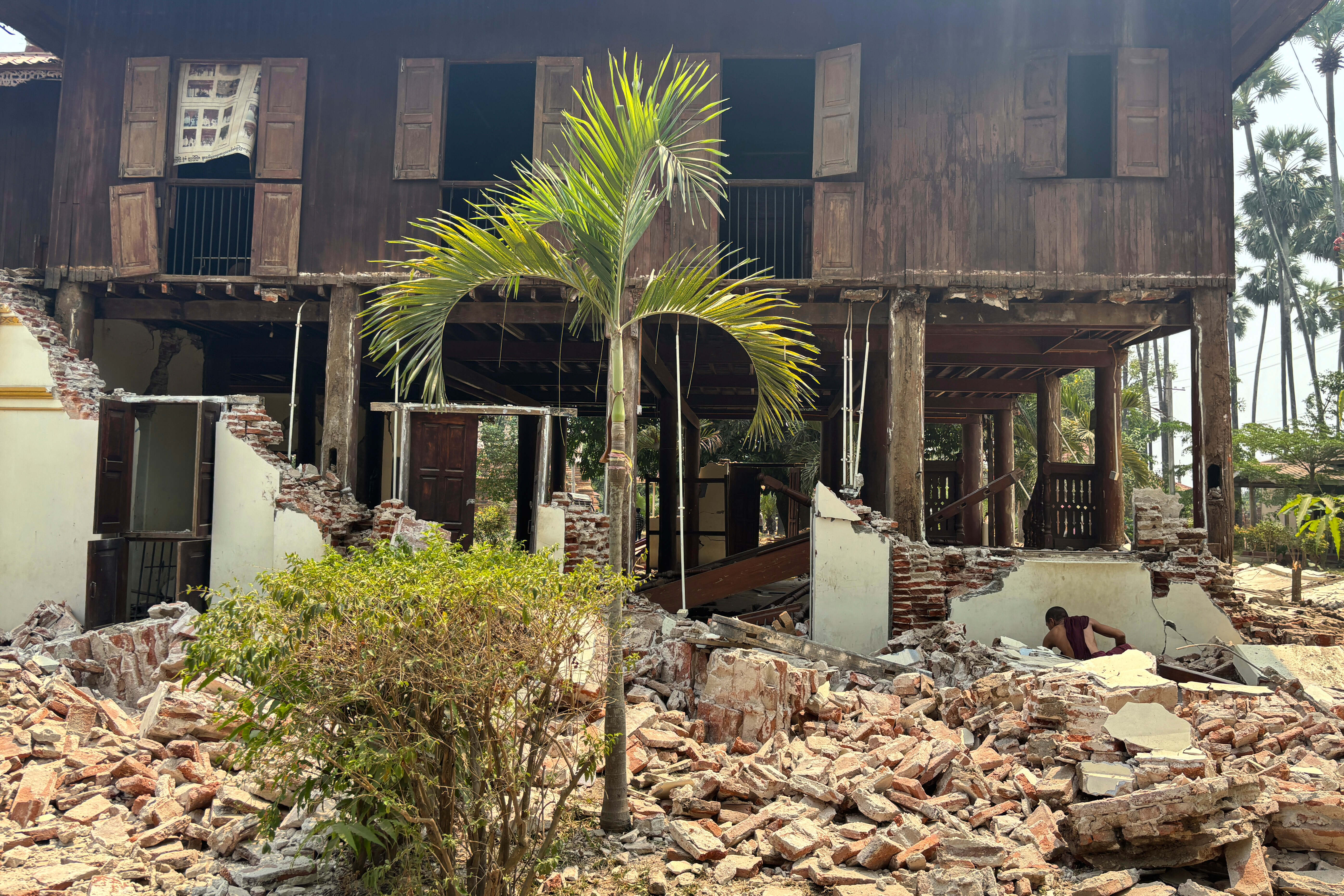 Μιανμάρ: Ισχυρός σεισμός 7,7 Ρίχτερ – Κατέρρευσαν κτίρια και στην Ταϊλάνδη, φόβοι για πολλούς νεκρούς-8