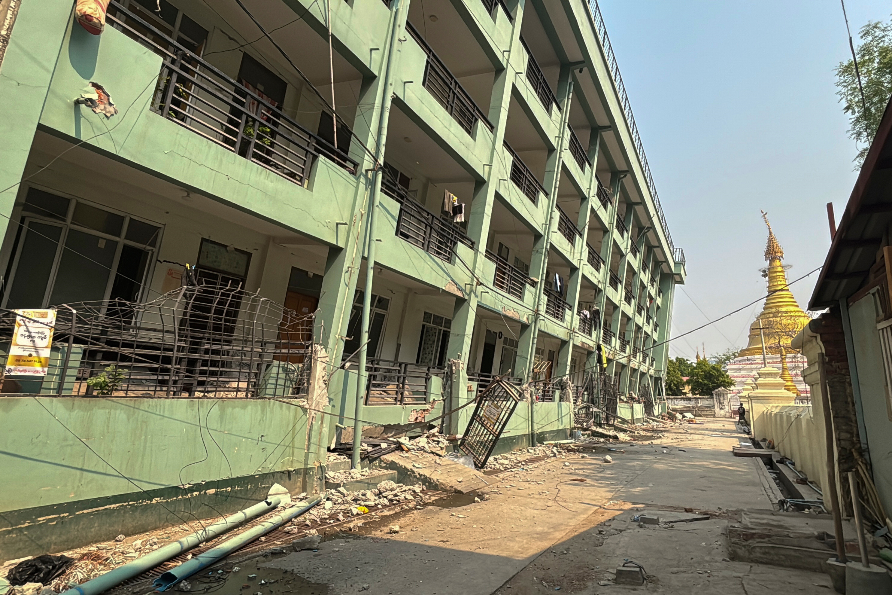 Μιανμάρ: Μάχη με τον χρόνο, τη ζέστη και τους βομβαρδισμούς για τον εντοπισμό επιζώντων-4