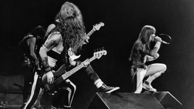 powerslave-η-κορυφή-των-πενηντάρηδων-iron-maiden-563526346