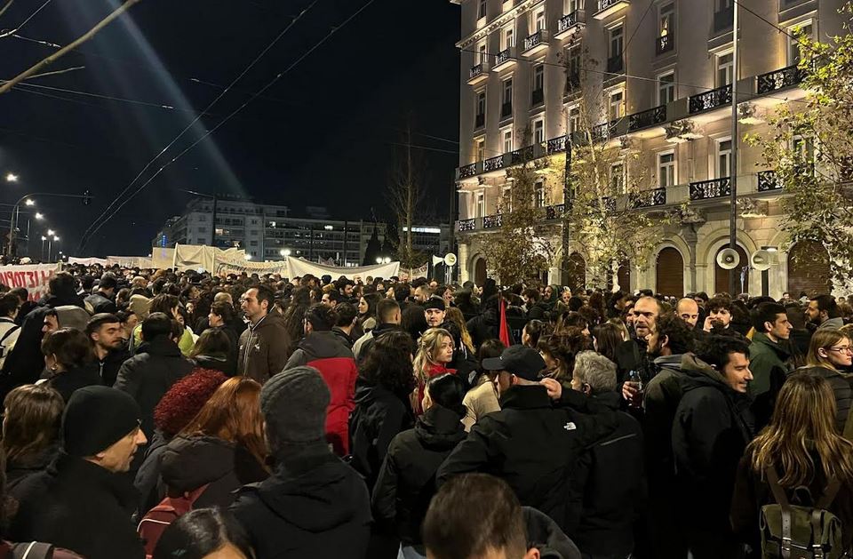 Συλλαλητήριο για τα Τέμπη στο Σύνταγμα-7