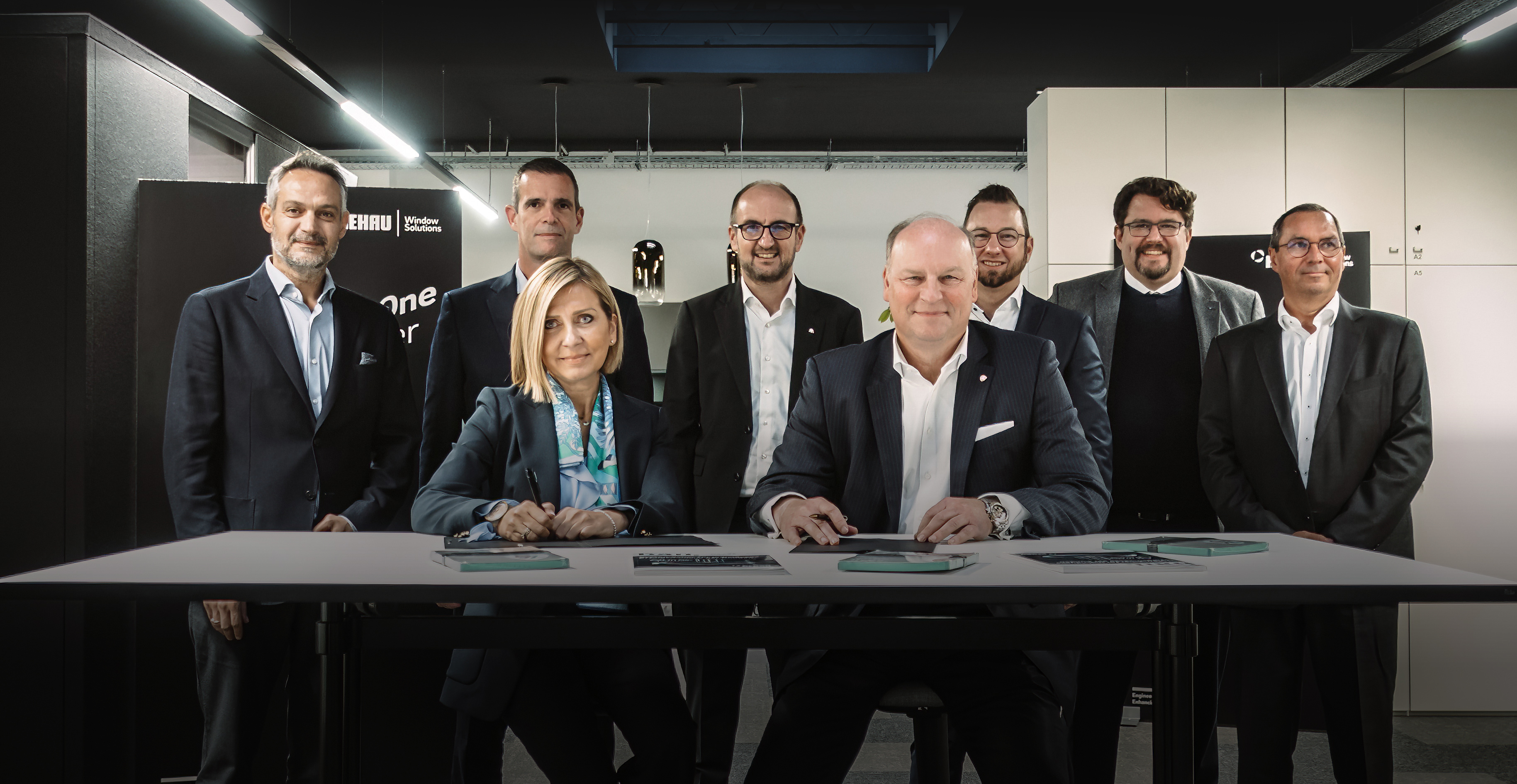 Η ELVIAL και η REHAU ενώνουν τις δυνάμεις τους: Μια στρατηγική συνεργασία για βιώσιμες λύσεις αλουμινίου-1