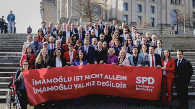 γερμανία-πανό-υπέρ-του-εκρέμ-ιμάμογλο-563531056