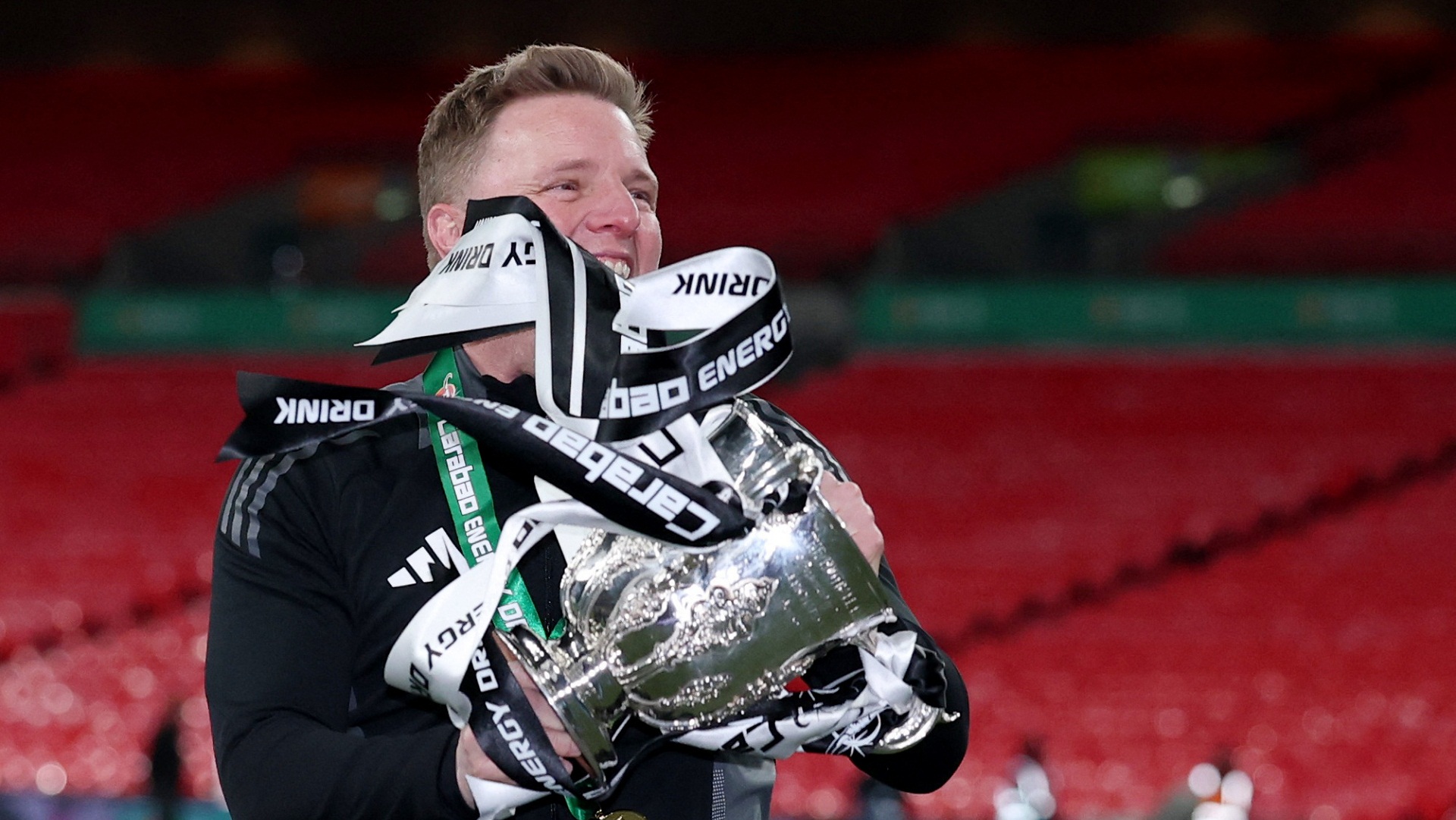 Ο Εντι Χάου υπέγραψε το αριστούργημά του-1