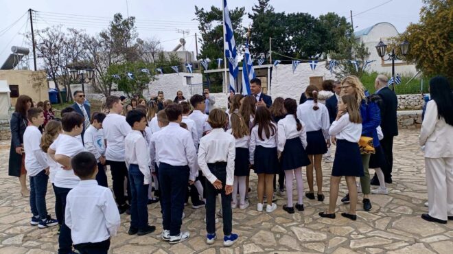 μια-παρέλαση-για-τον-τελευταίο-μαθητή-563530951