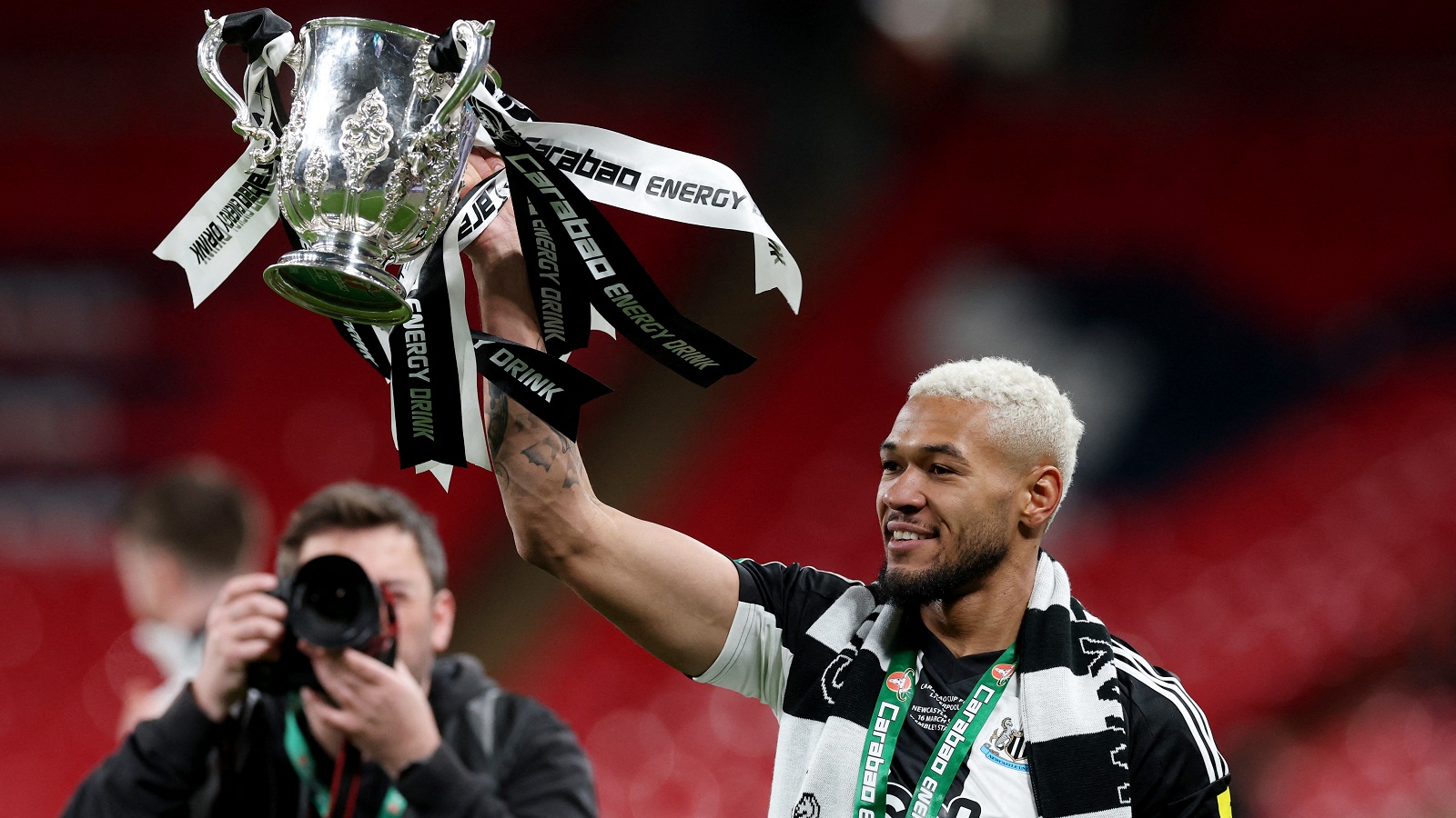 Ο Εντι Χάου υπέγραψε το αριστούργημά του-2