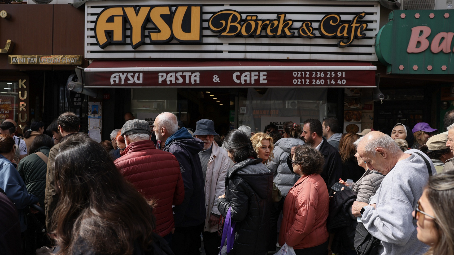 Τουρκία: Και… τυροπιτάδικο έγινε εκλογικό κέντρο για τον Ιμάμογλου [εικόνες]-1