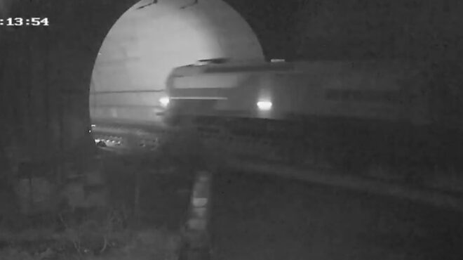 γνήσια-τα-βίντεο-της-εμπορικής-αμαξοσ-563536402