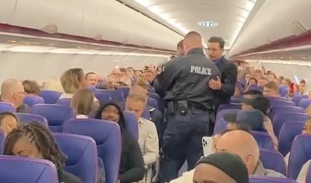 χάος-σε-πτήση-με-μεθυσμένη-επιβάτιδα-π-563514409