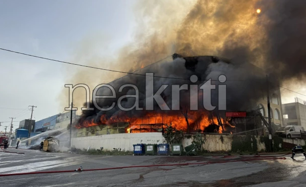 φωτιά-σε-εργοστάσιο-ξυλείας-στο-ηράκλ-563531005
