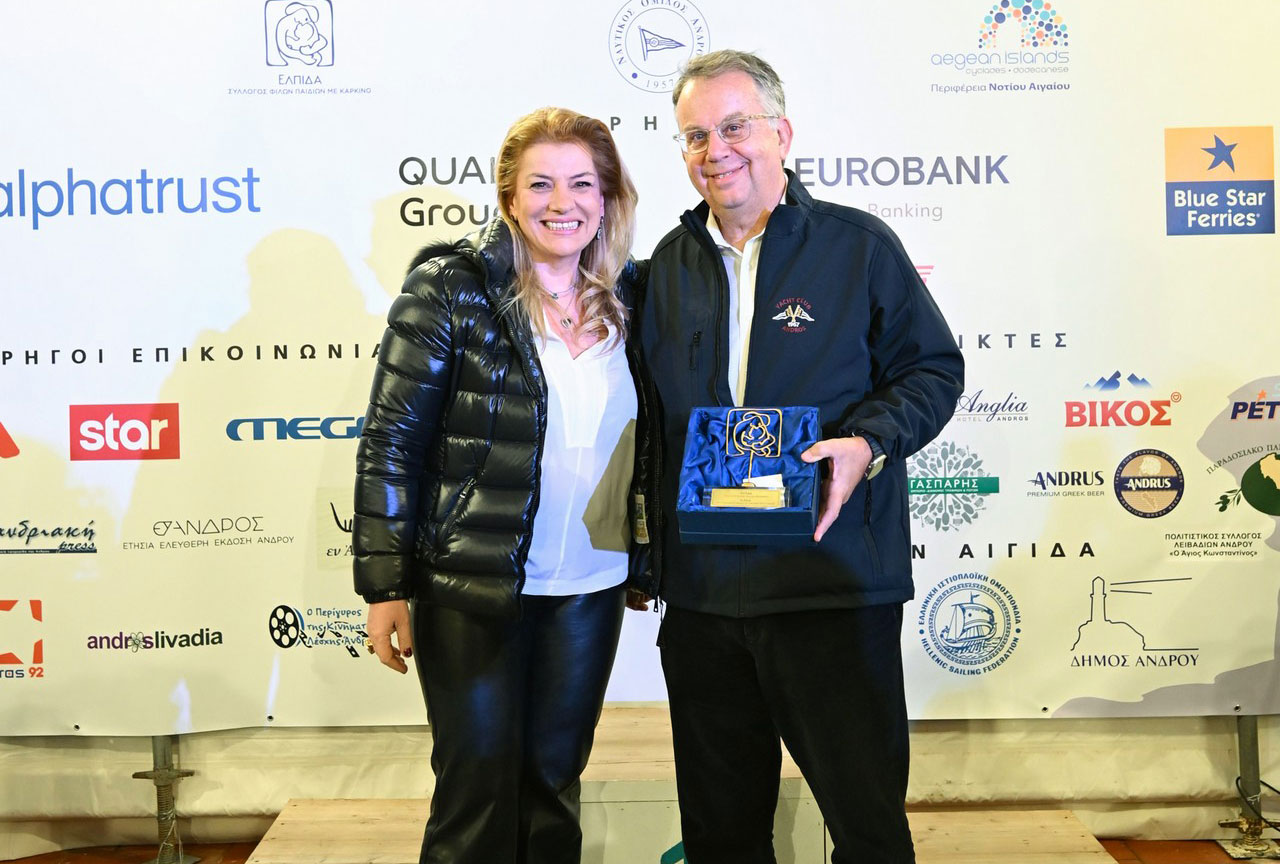 Η νέα γενιά των ιστιοπλόων τίμησε από την Ανδρο τα Τέμπη με τον δικό της τρόπο-2