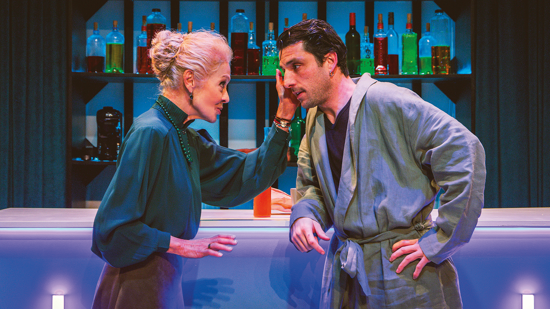 Μαρία Αλιφέρη στο «Κ»: Τα λάθη είναι που μας πάνε παρακάτω-1