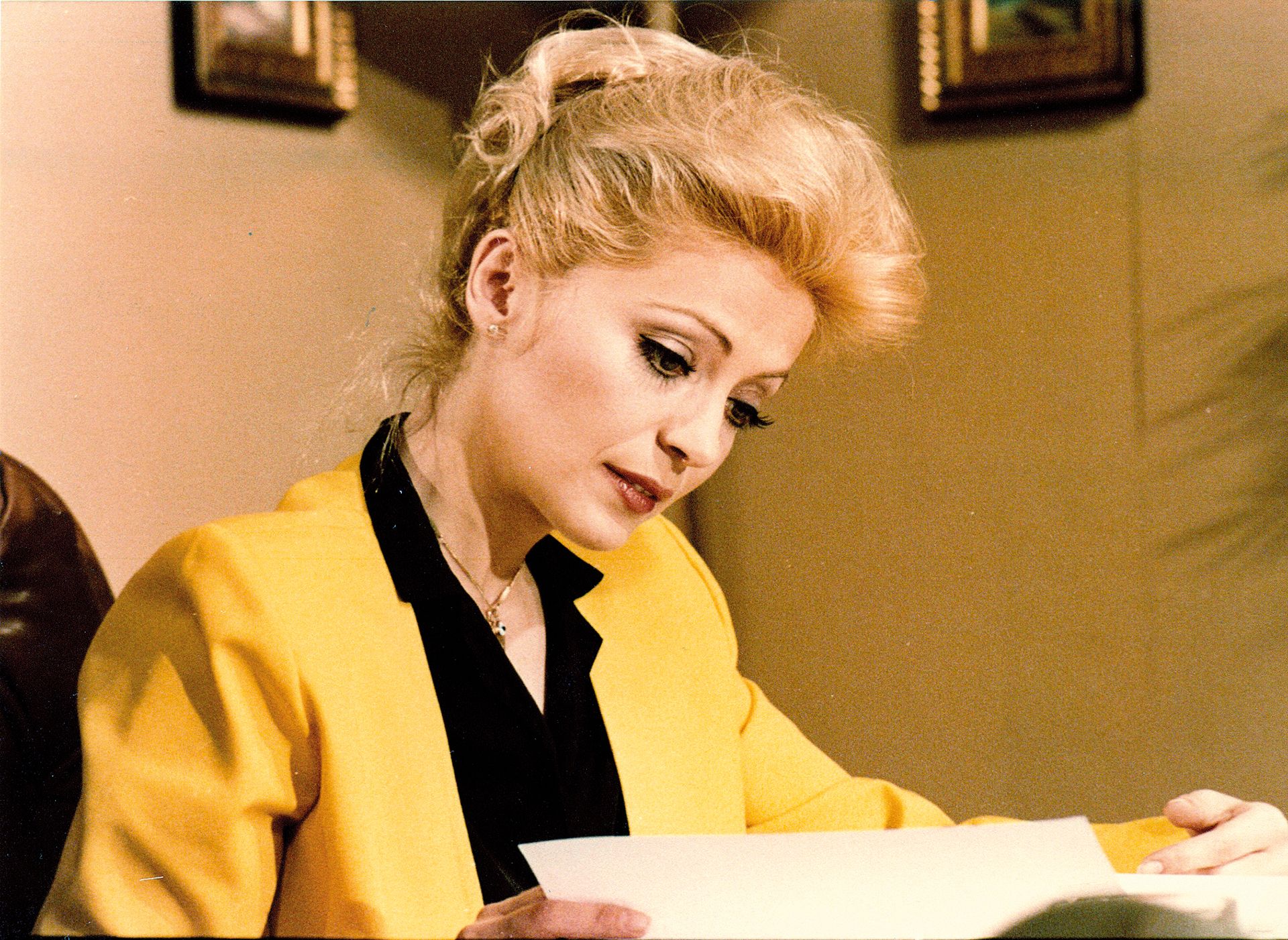 Μαρία Αλιφέρη στο «Κ»: Τα λάθη είναι που μας πάνε παρακάτω-2