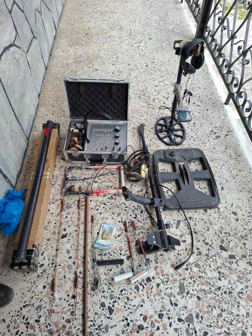 Τα «ψαχτήρια» γύρω από τον Τύμβο Καστά-1