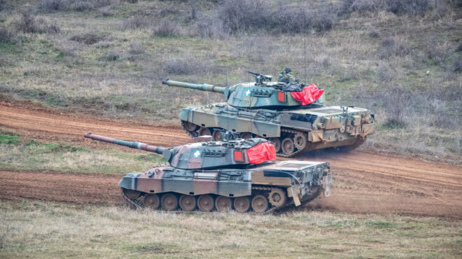 στη-μάχη-για-την-ευρωπαϊκή-άμυνα-η-ελ-563506804