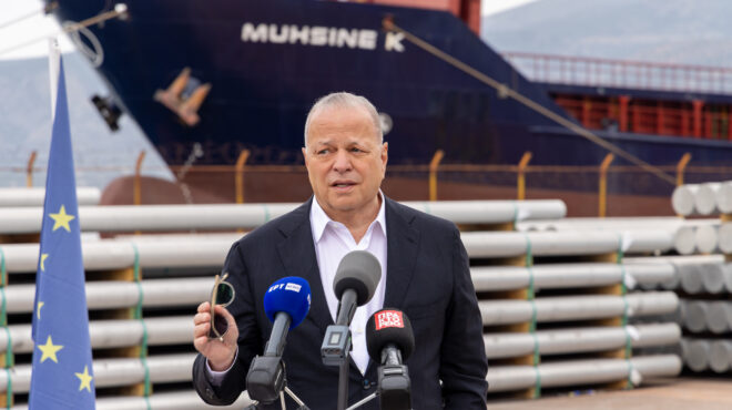 η-metlen-επενδύει-στις-πρώτες-ύλες-563535835