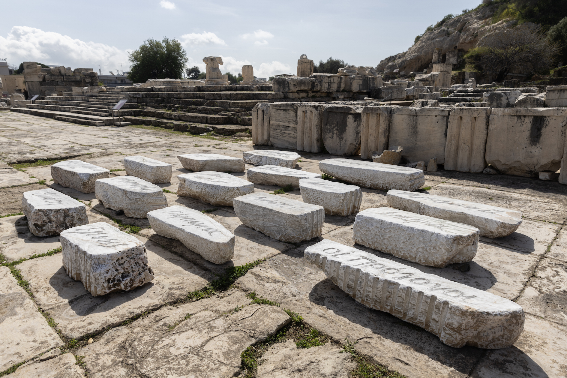 Το παλίμψηστο της Ελευσίνας μέσα από μια αναδρομική έκθεση της Βάνας Ξένου-3