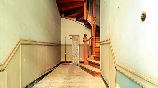 η-παλιά-σκάλα-της-οδού-σύρου-563514736