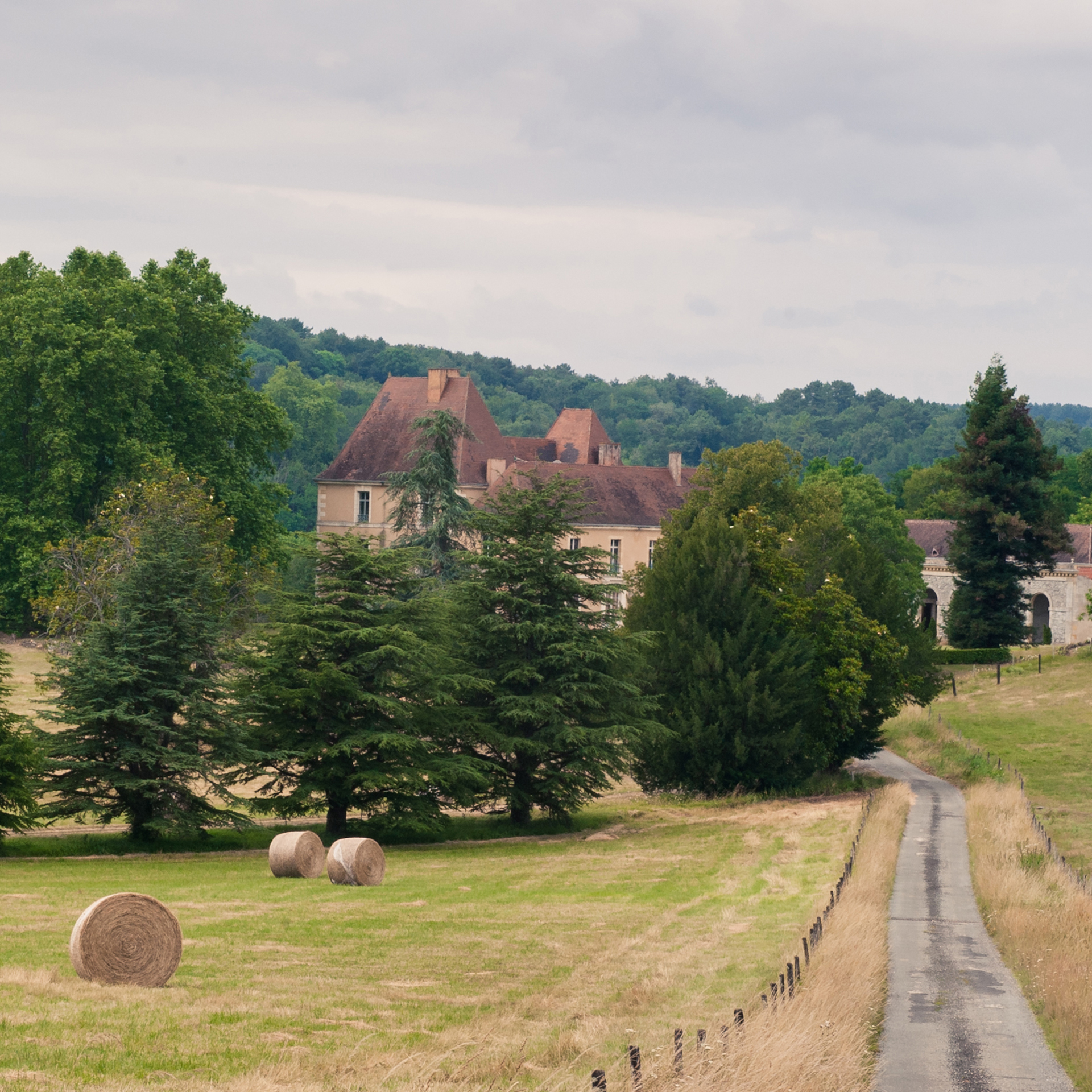Δύο κάστρα, δύο κόσμοι-2