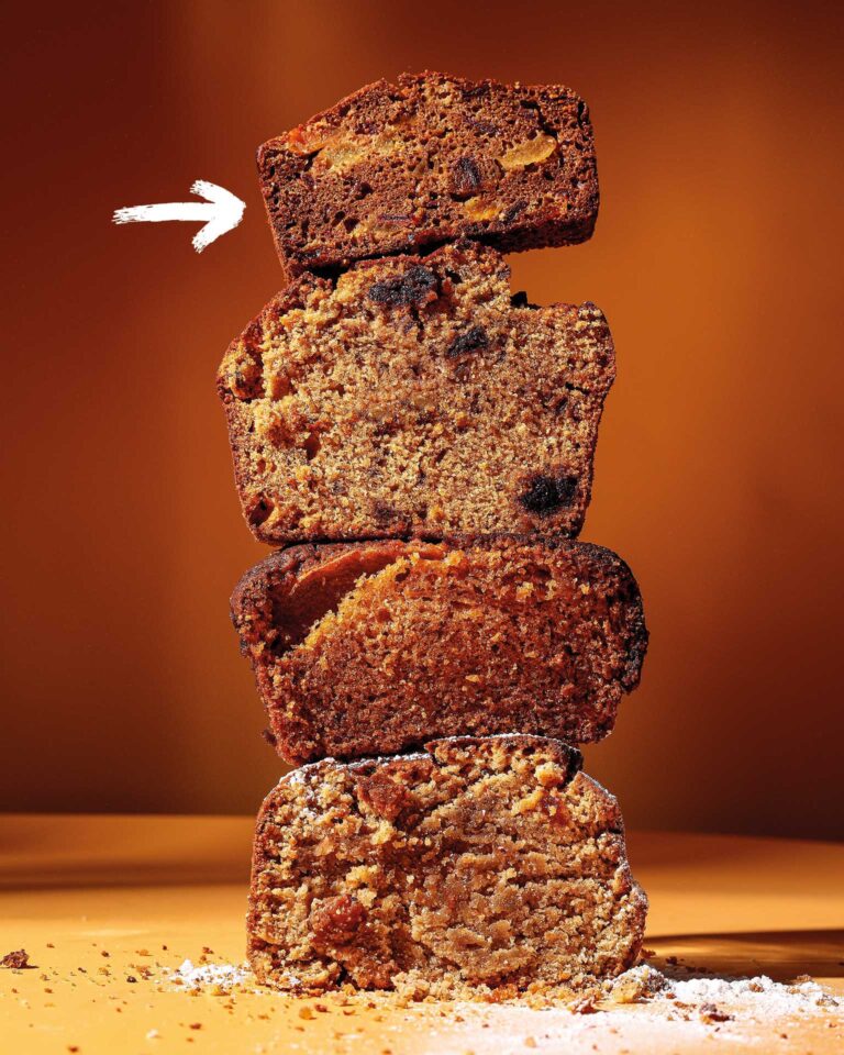 κέικ-χωρίς-ζάχαρη-με-ξερά-φρούτα-και-μπ-563519899