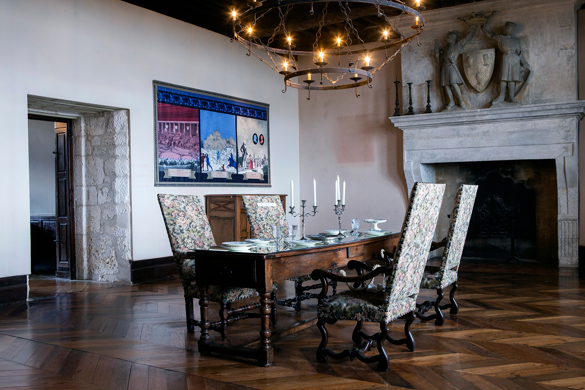 Δύο κάστρα, δύο κόσμοι-4