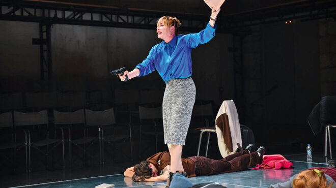 η-εξέγερση-μιας-δασκάλας-563514892